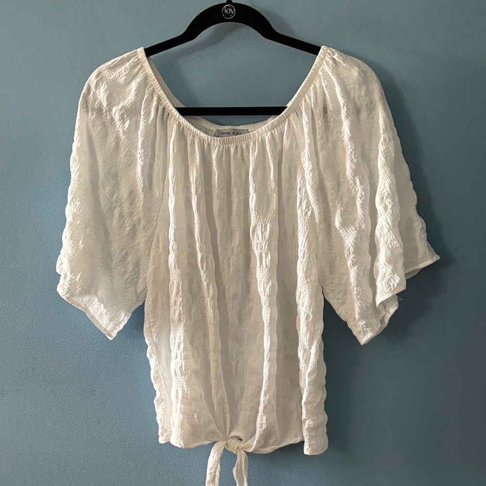 Chic White Blouse with Tie Detail